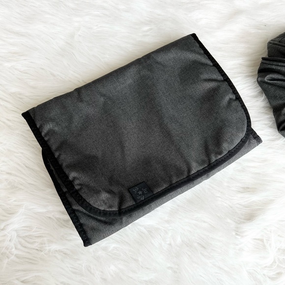 Jujube Be Right Back Diaper bag in Chrome - No Longer Sold - Picture 11 of 14